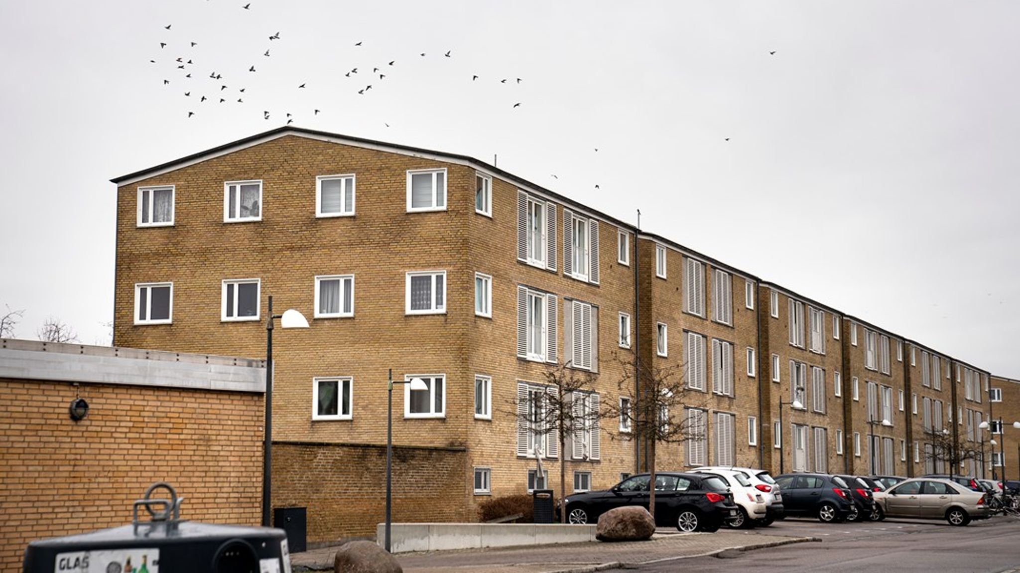 En liste af fejlslagne projekter og skandaler har præget den almene
boligsektor. Det har blandt andet været i boligafdelinger i Tingbjerg, Humlevænget, Bellahøj-højhusene, Herlevhuse og
Søndermarken – alle beliggende i Storkøbenhavn, skriver Robert Lund og John Steen Johansen.