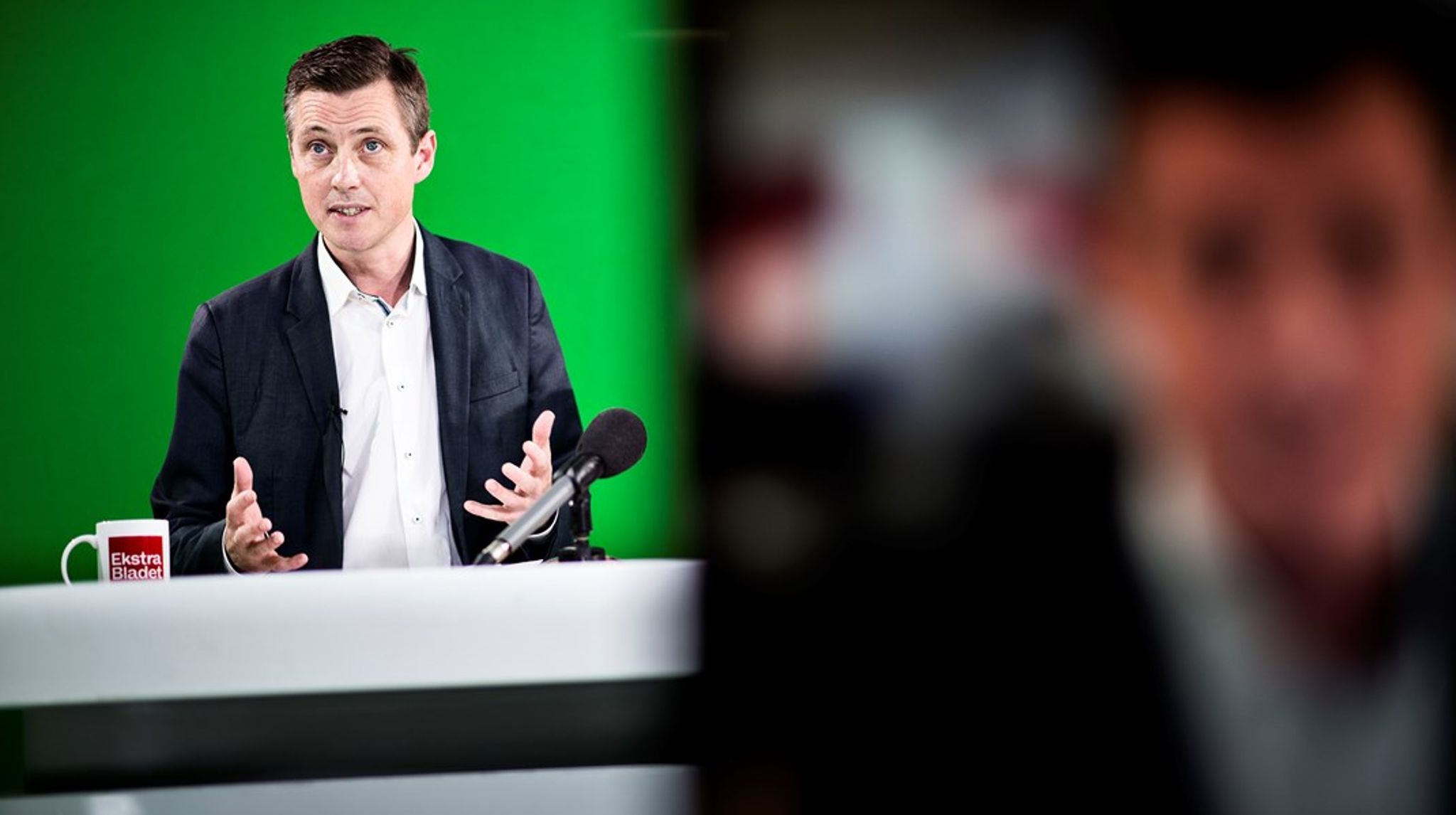 Sportsredaktør Allan Olsen (foto)&nbsp;og souschef Jonas Sørvin Kristiansen er blevet fyret&nbsp;som led&nbsp;i en omorganisering af Ekstra Bladet.