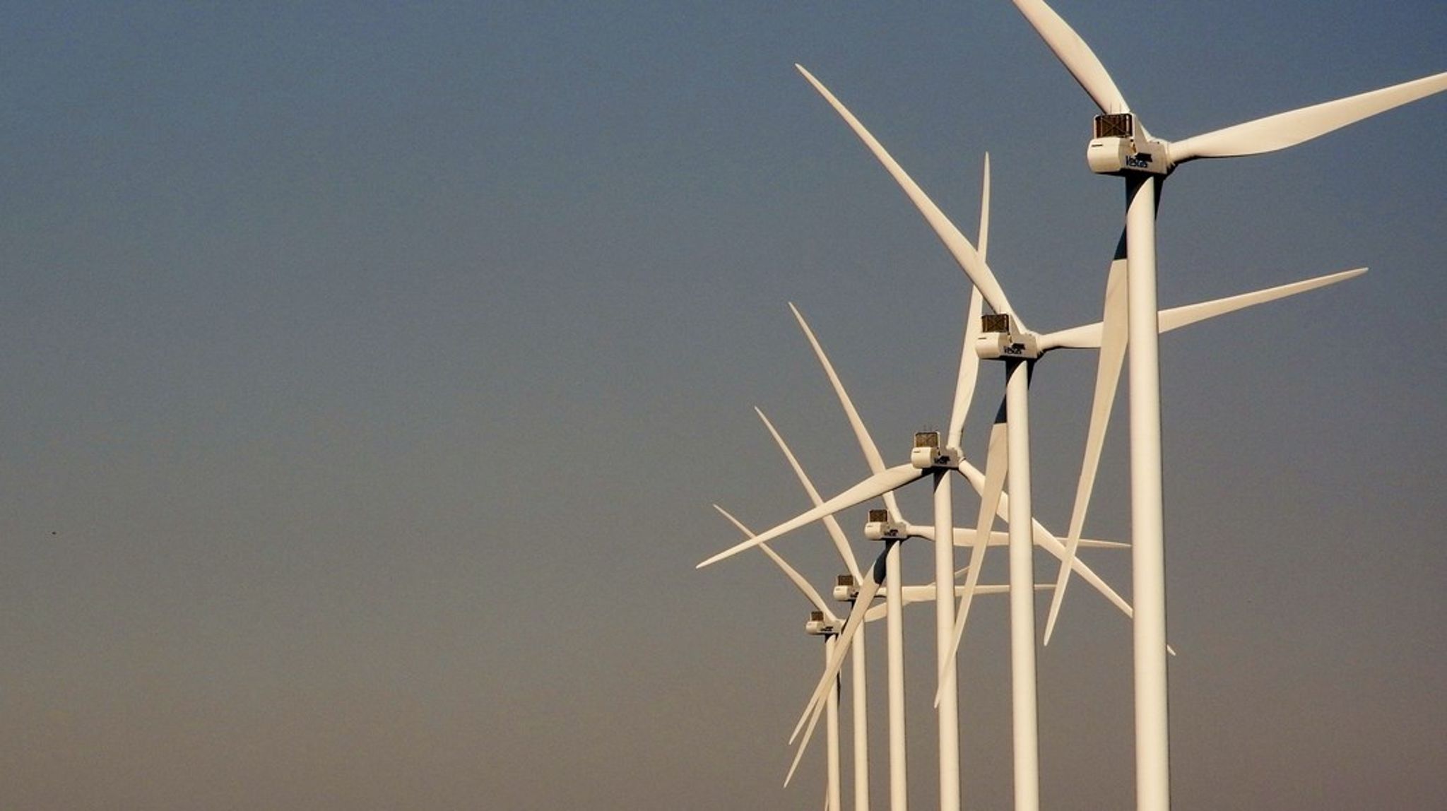 Halvandet år efter den første aftale om energiøerne minder projektet mest om et megainnovationsprojekt med en meget høj risikoprofil, skriver Peter Mogensen, Mette Dalsgaard og Mikael Andersen. 