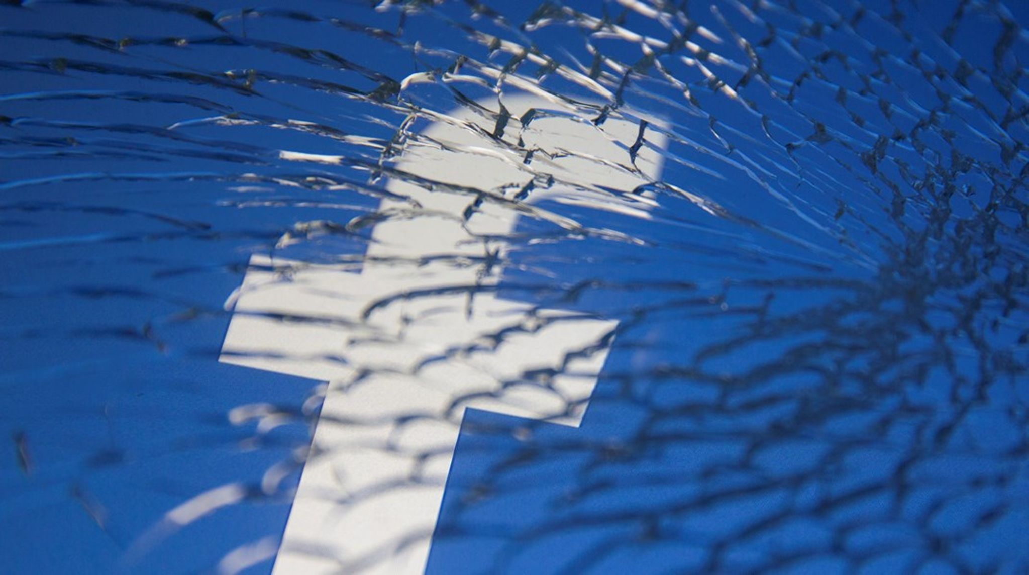 Facebook, der har mere end to milliarder aktive brugere, har gentagne gange fået ridser i omdømmet for deres rolle i den offentlige debat. 