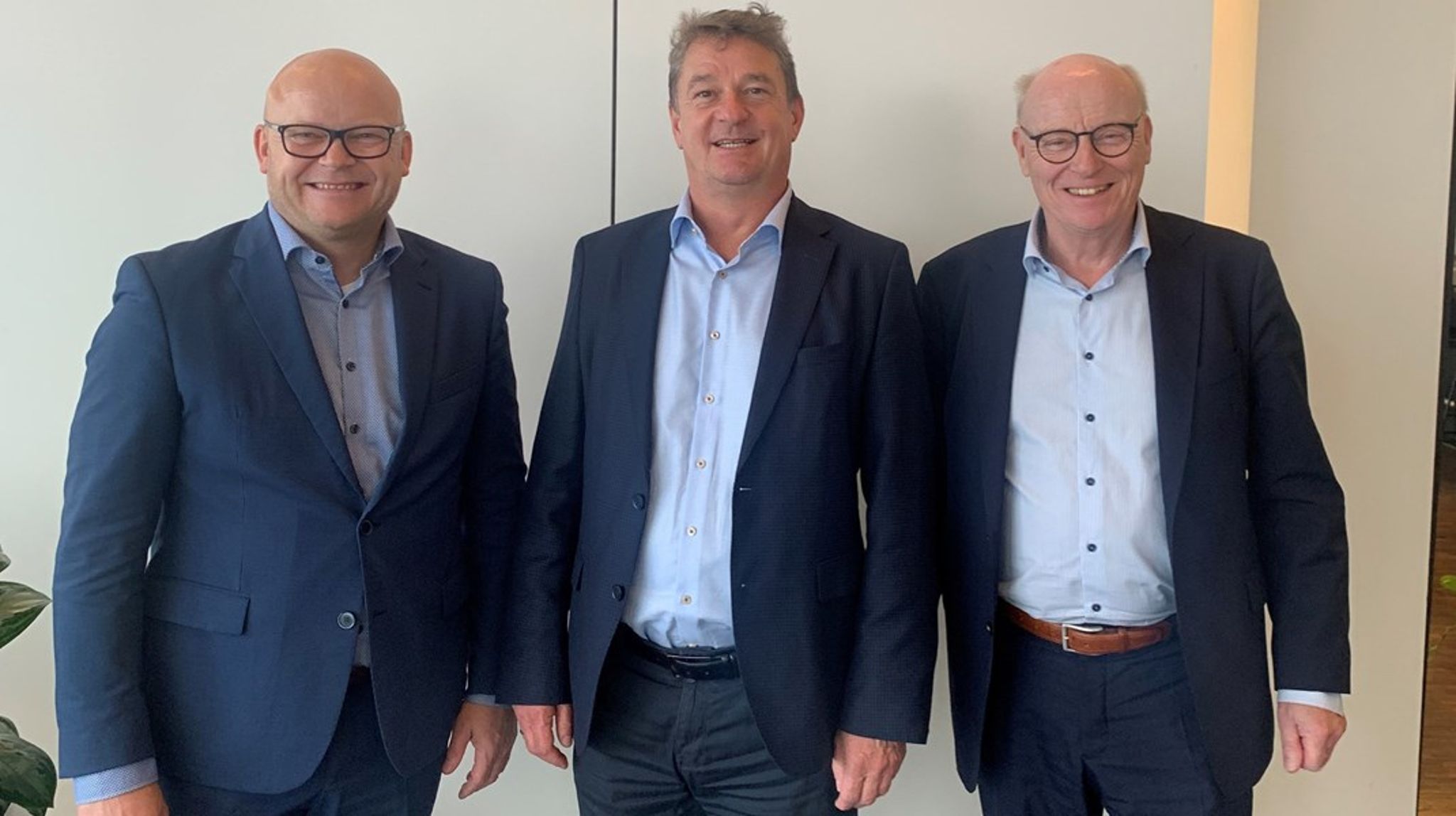 Ny formand i DI Transport, Jess Abildskou (i midten), flankeret af næstformænd Jan Hessellund (til venstre) og Peter B. Jepsen (til højre).
