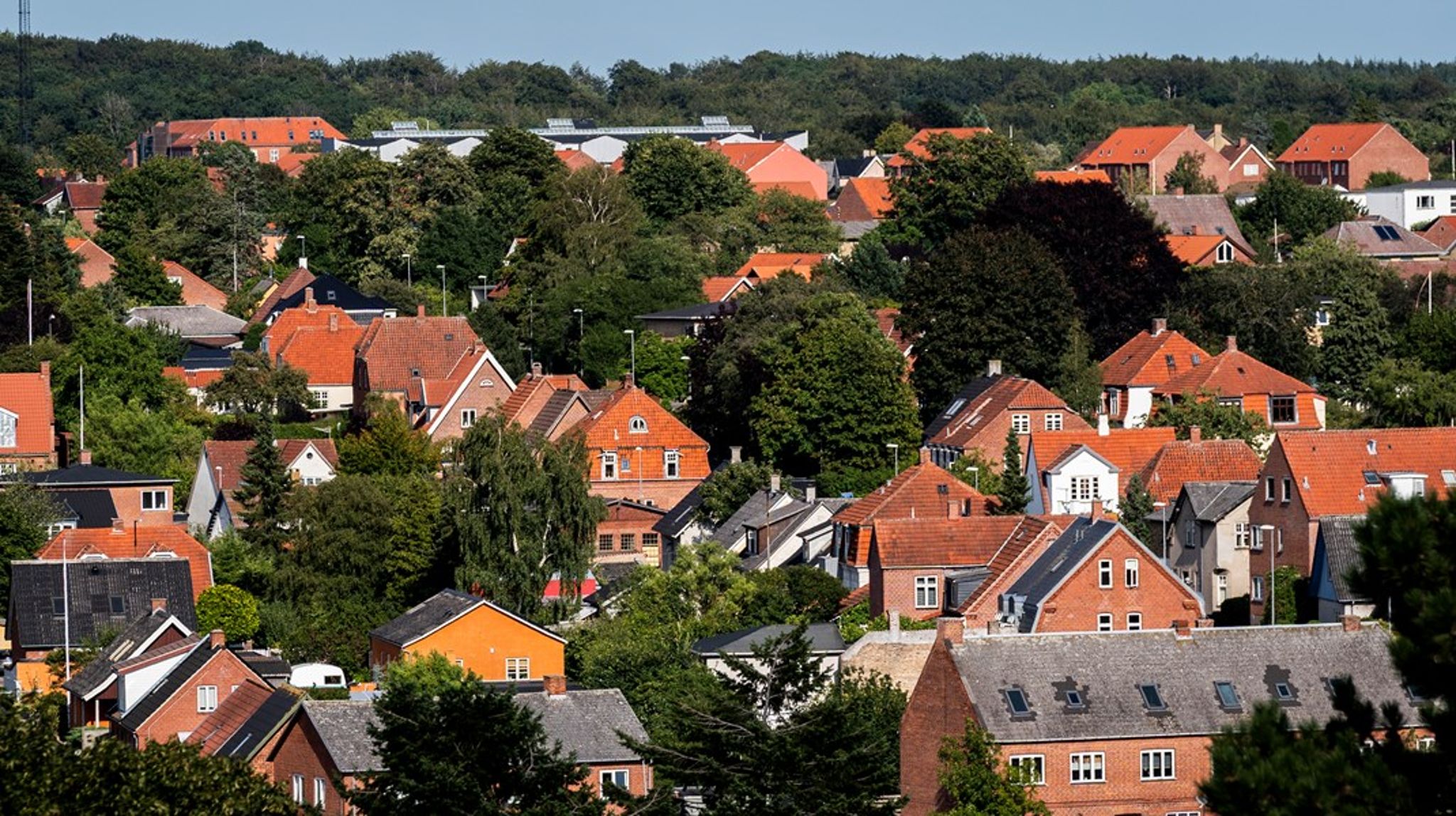 Gør
det lovpligtigt og attraktivt for banker at udbyde klimalån, der er øremærket
til konkrete energiforbedringer med dokumenteret effekt for klimaet, og som
tjener sig selv hjem, skriver<i> </i>Preben Merrild Angelo.