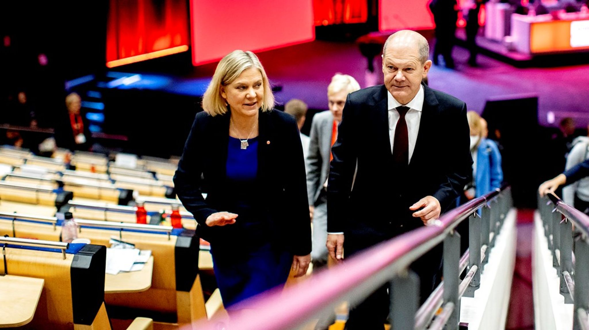 De svenske socialdemokraters nye formand, Magdalena Andersson, fik besøg af Tysklands kommende kansler, Olaf Scholz, under sin partikongres i Göteborg i sidste uge. 