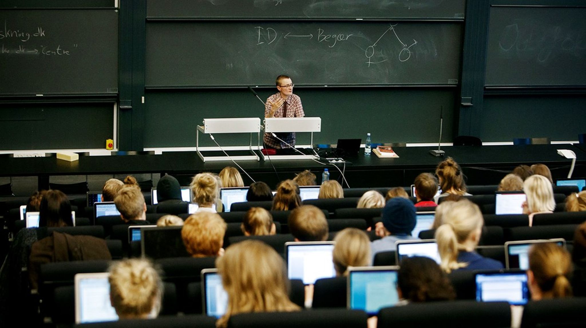 Vi skal overveje antallet af akademikere, vi uddanner, og vejledningen af de unge skal i højere grad oplyse om job- og videreuddannelsesmulighederne med de forskellige uddannelser, skriver Mie Dalskov Pihl.