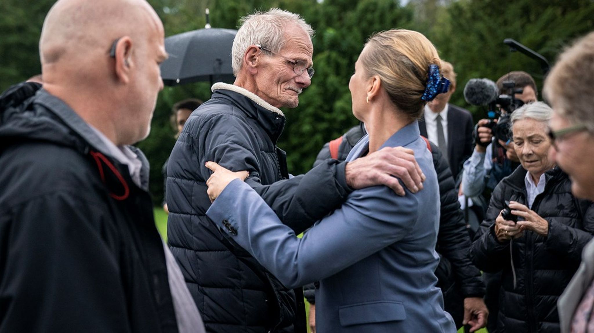 Vrede kan vendes til tilgivelse og tillid med velleverede undskyldninger.&nbsp;Det lykkedes for Mette Frederiksen, da hun kort tid efter sin tiltrædelse gav godhavnsdrengene en undskyldning på statens vegne, skriver Kim Ege Møller.