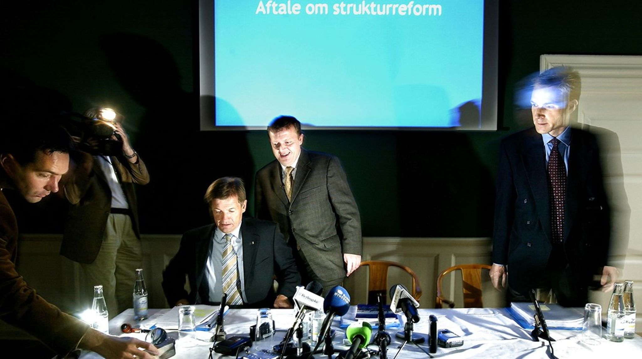 Der var store forventninger til de positive gevinster ved at have færre og større kommuner, da aftalen om strukturreformen blev præsenteret i 2004. Men forskning viser, at man aldrig ser ud til at have opnået de økonomiske og kvalitetsmæssige stordriftsfordele, der blev stillet i udsigt.