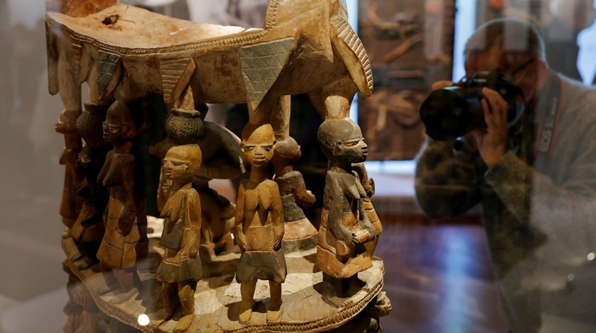 I 1897 stormede britiske tropper Benin-kongedømmets palads og tog mange skatte i krigsbytte, herunder en genstandsgruppe på godt tusind bronzerelieffer, skriver konservator Kristine Bønløkke Spejlborg. Arkivfoto.<br><br>