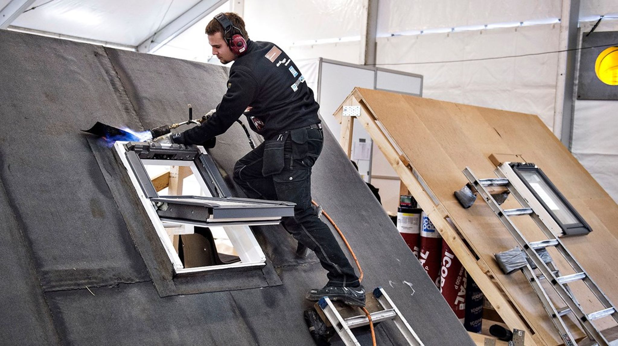 <span>Alle tømrerelever bør fremover gennem deres ophold på erhvervsskolen få solid erfaring med at arbejde med de mest moderne bæredygtige og klimavenlige materialer, skriver Kasper Munk Rasmussen.<br></span>