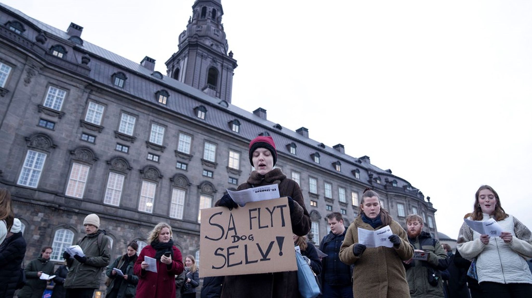 Udflytningsaftalen giver færre unge&nbsp;mulighed for at tage den uddannelse, de drømmer om, skriver Clara Halvorsen og Katrine Kildgaard.