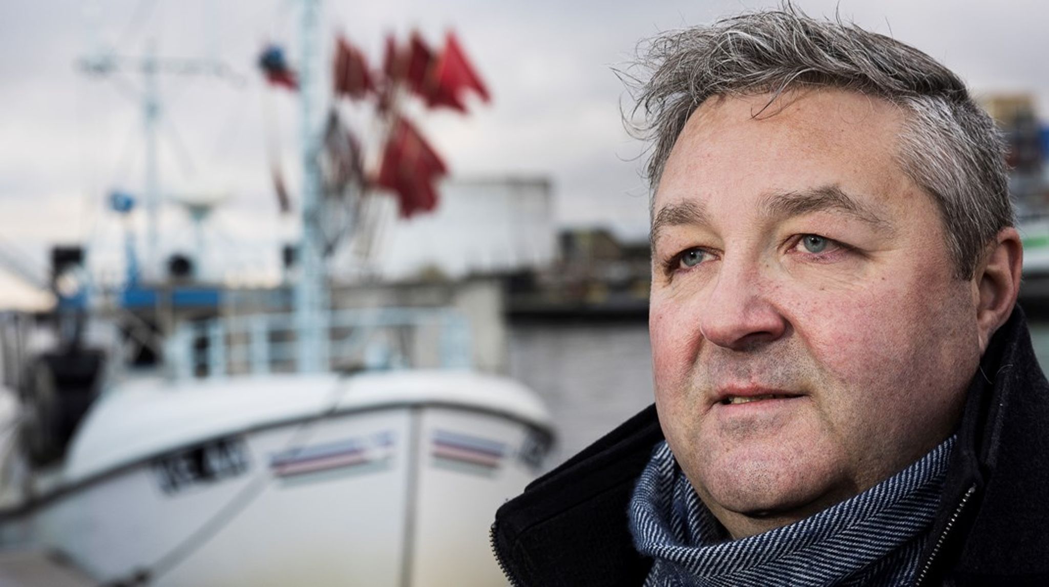 Henning Overgaard har en baggrund som kølehus-arbejder i Esbjerg og leder af den lokale a-kasse og fagforening. Han har været en del af fagbevægelsen hele sit voksne arbejdsliv. 