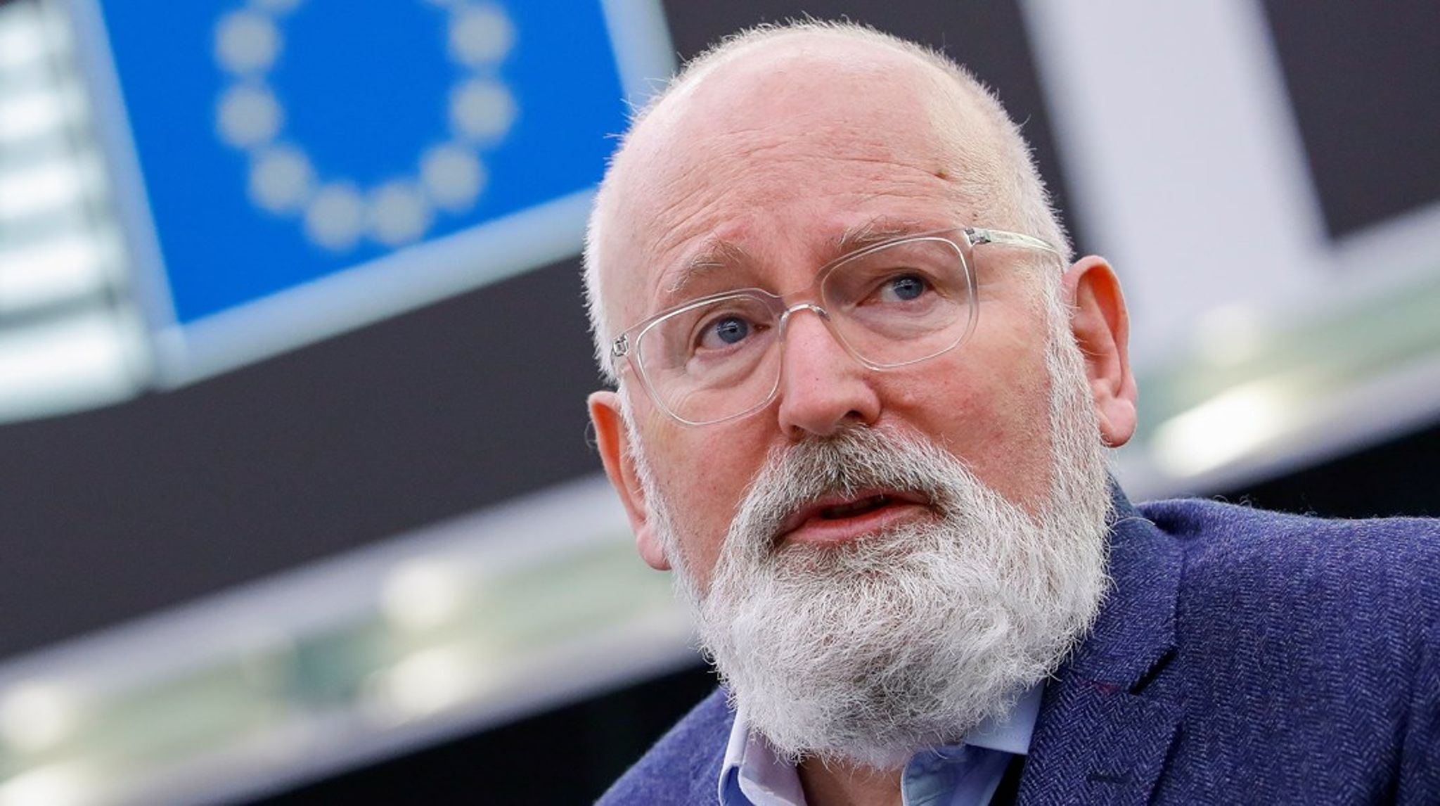"De fleste af de bygninger, vi har i dag, vil stadig eksistere i 2050. Derfor er vi nødt til at renovere dem, hvis vi vil nedbringe deres energiforbrug og udledninger," har EU-Kommissionens næstformand, Frans Timmermans, sagt.
&nbsp;