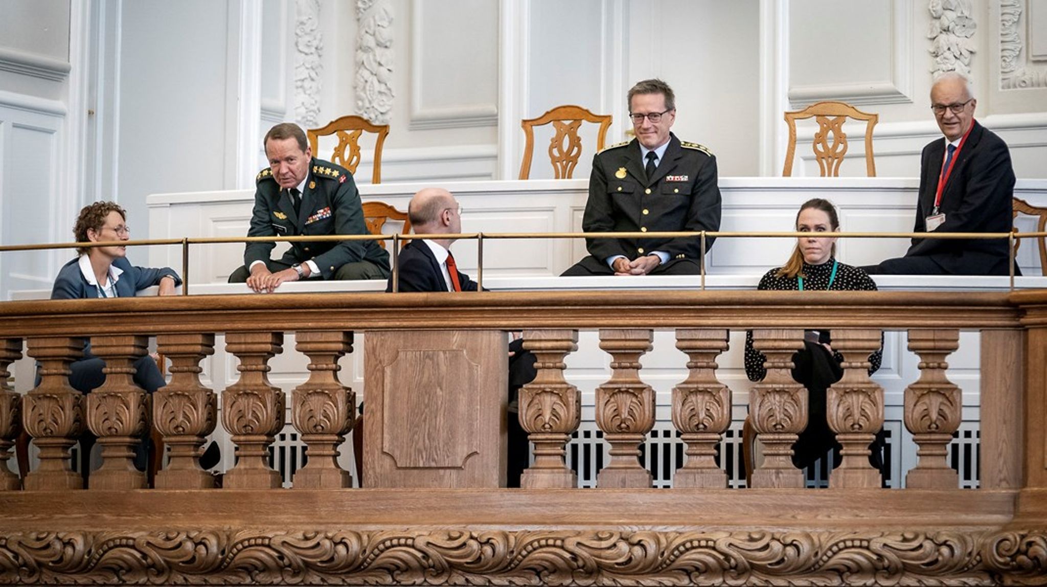 Embedsmænd på tværs af ministerier kan modtage engangsvederlag og resultatløn for at yde ekstraordinære indsatser, merarbejde og mærkbare resultater.