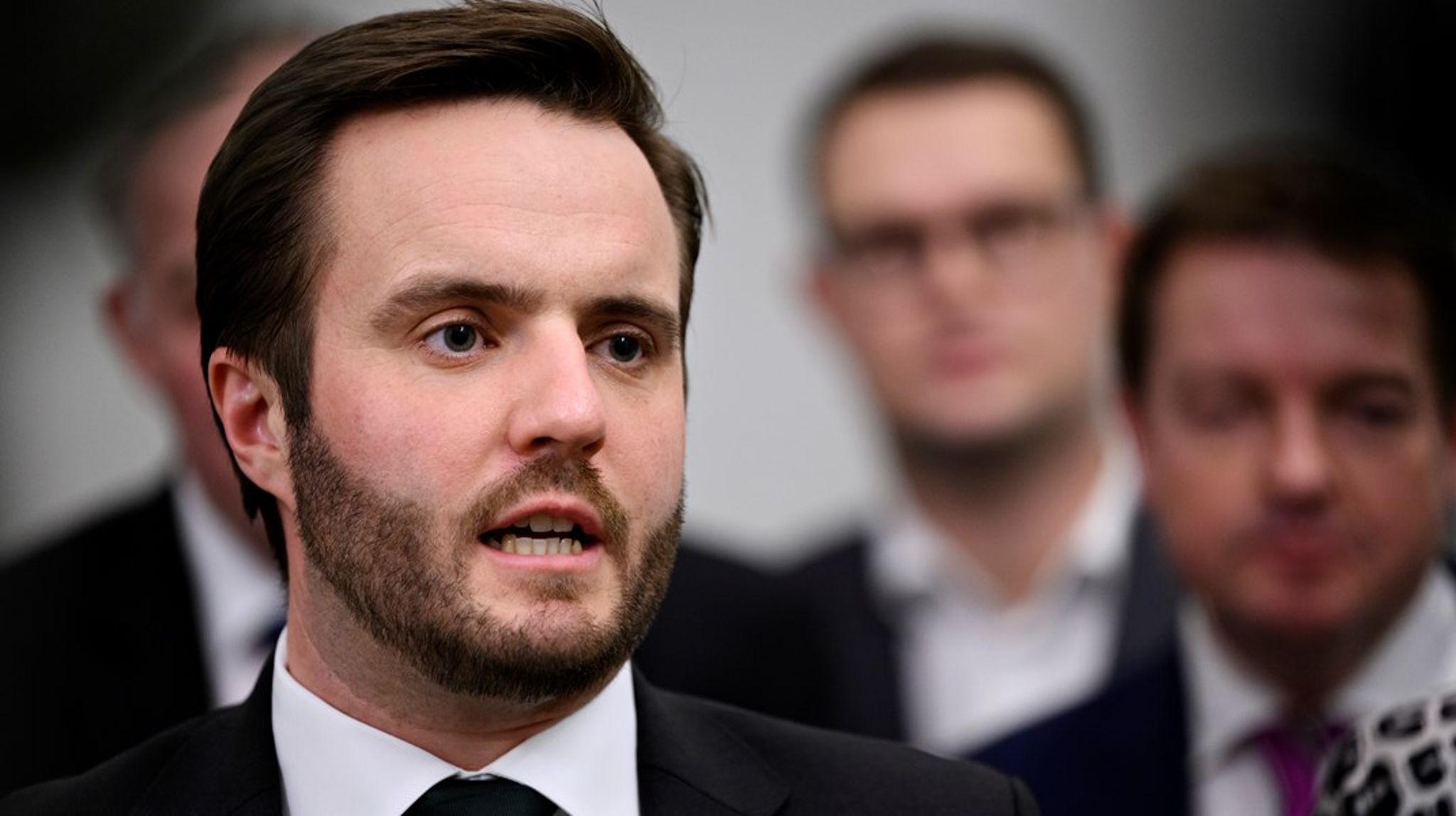Erhvervsministeren vil ikke pege på, hvilke af de omkring 200 erhvervsstøtteordninger han ønsker at spare væk, før en endnu ikke nedsat ekspertgruppe kommer med anbefalinger. 