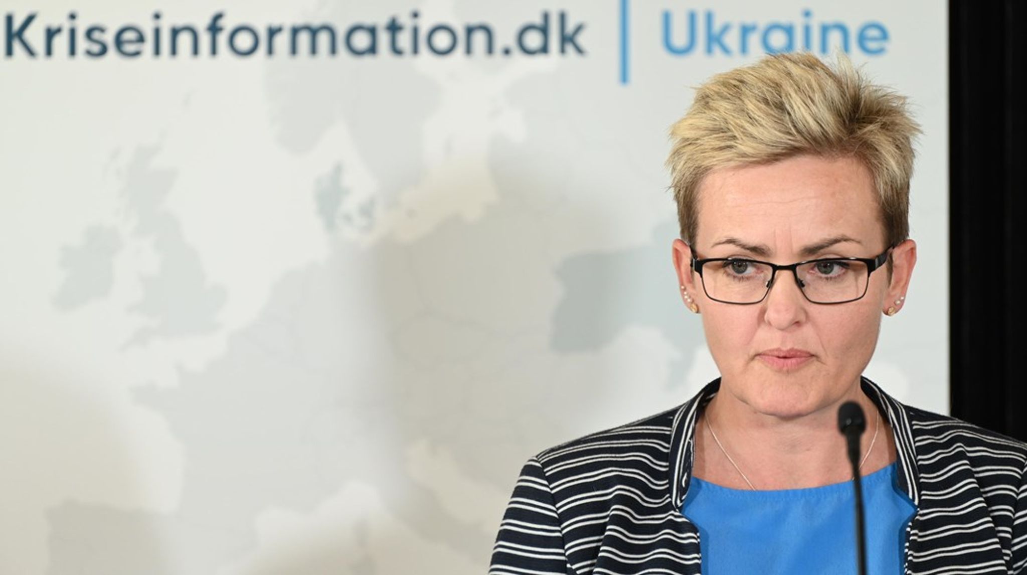 <span>En
hjælpende hånd fra pensionerede lærere og pædagoger samt&nbsp;pædagog- og lærerstuderende skal sikre ukrainske børn en god hverdag i skoler og dagtilbud, lød budskabet fra børne- og undervisningsminister Pernille Rosenkrantz-Theil (S).<br></span>
