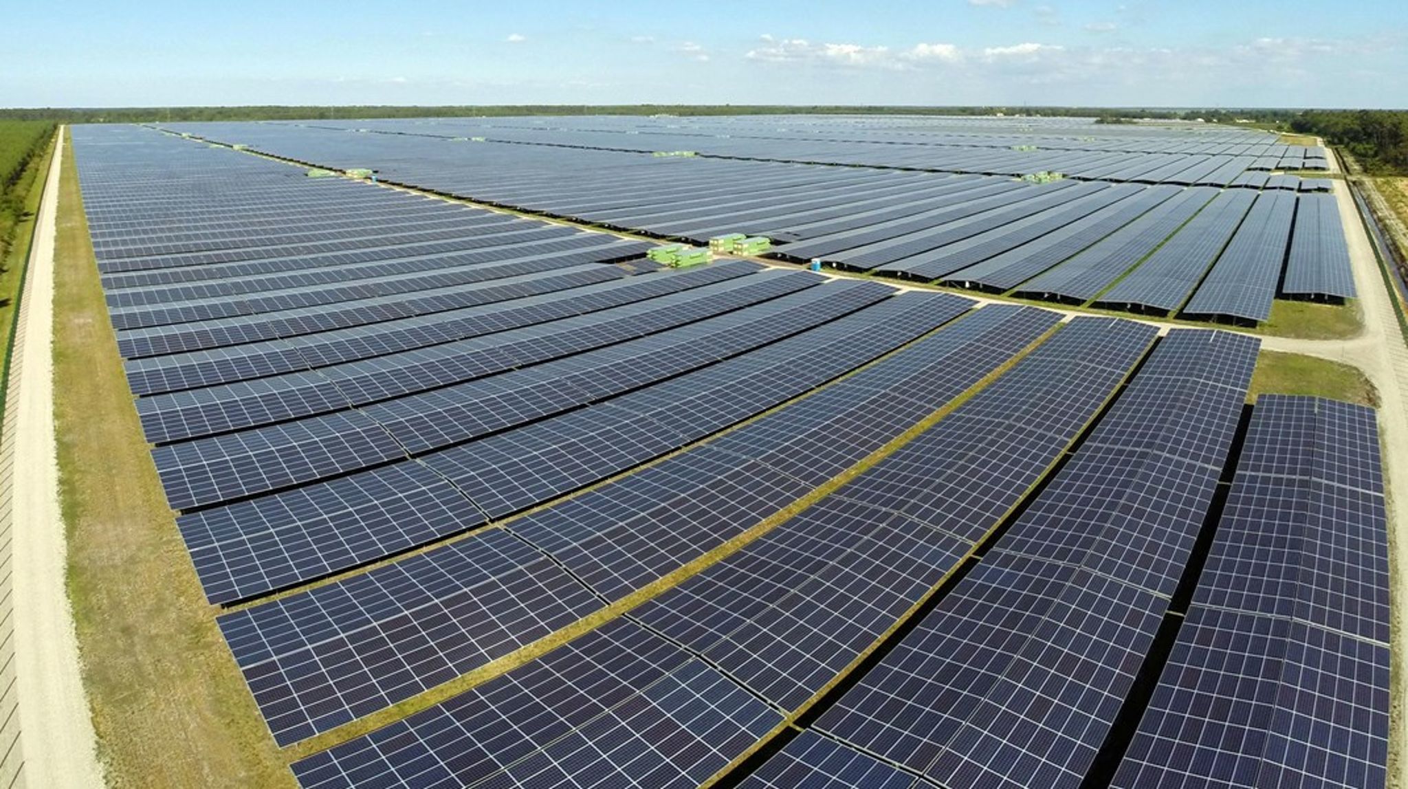 Placerer vi bare fem energiøer på land - én for hver regional geografi - kan det sikre Danmark ren, vedvarende og lokalt produceret energi, skriver borgmestrene&nbsp;Steen Christiansen, Holger Schou Rasmussen og Michael Ziegler.