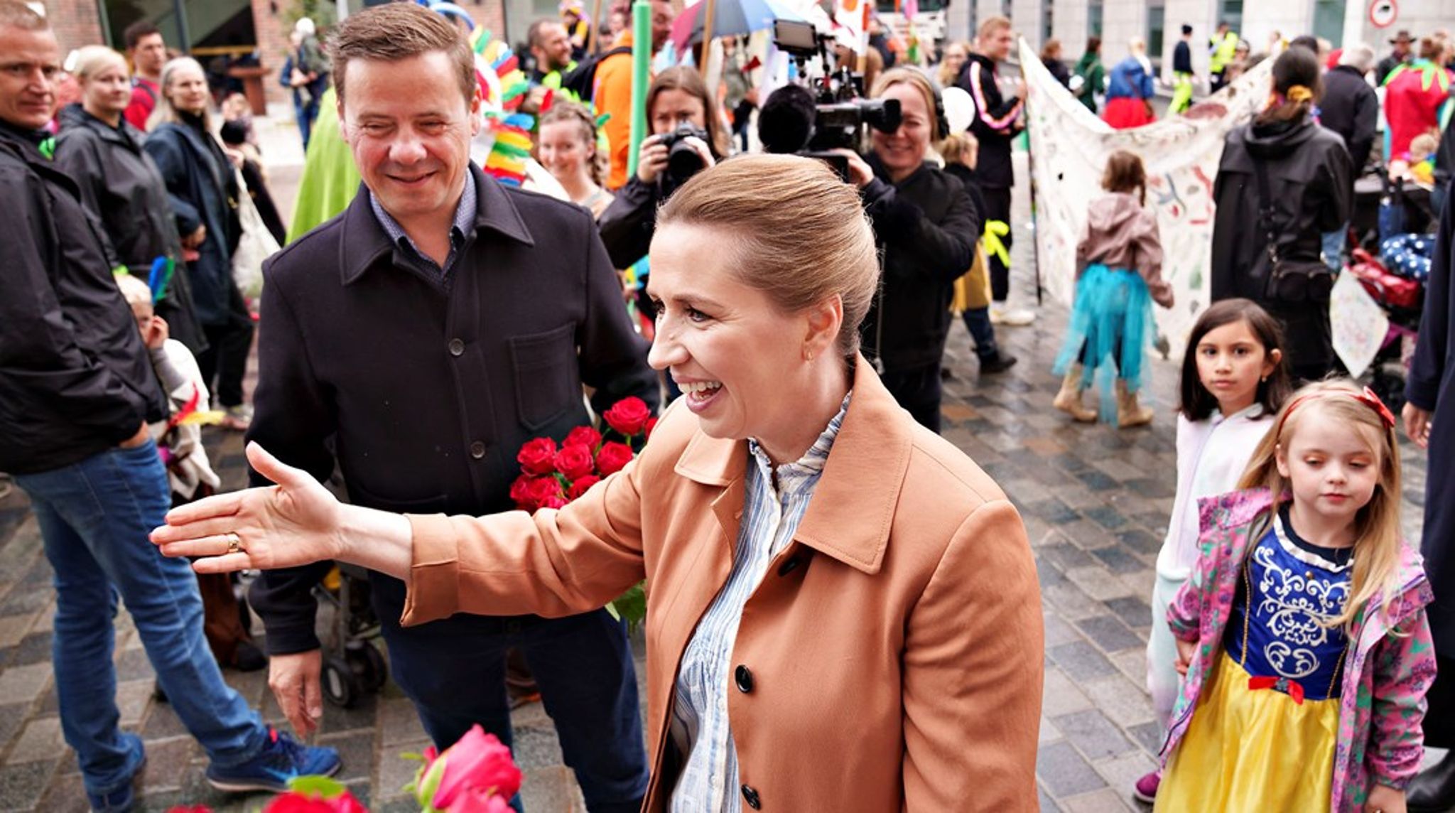Statsminister Mette Frederiksen og ja-siden skal kommunikere klart, hvis ikke de vil efterlade tvivlerne med en&nbsp;skepsis og frygt for at blive bondefanget i en beslutning om vores forsvar og militær,&nbsp;skriver Kirstine Bukhave.