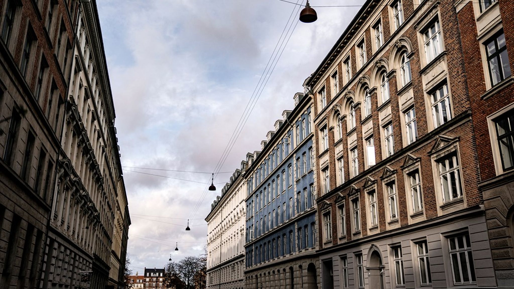 Bygninger skal i fremtiden være
”Zero-emissions”-bygninger. Men det sker kun, hvis bygningerne spiller
fornuftigt sammen med hele energi- og elsystemet, skriver DI Byggeri.