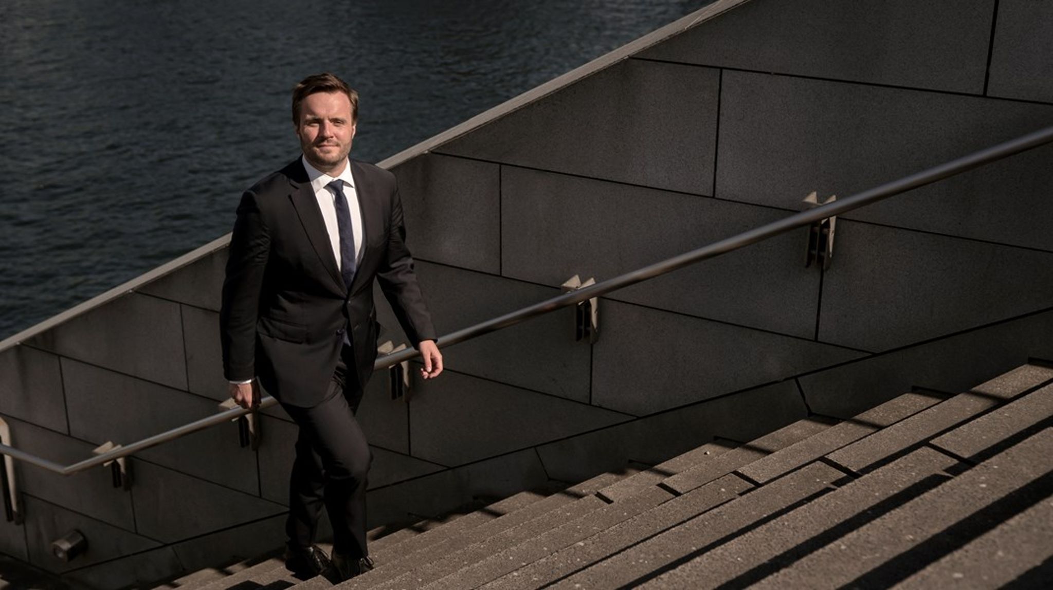 <span>Erhvervsministeren deltog
tirsdag i et pressemøde om demokratiske virksomheder. Her blev der præsenteret ni anbefalinger
udarbejdet af regeringens ekspertgruppe.<b></b></span>