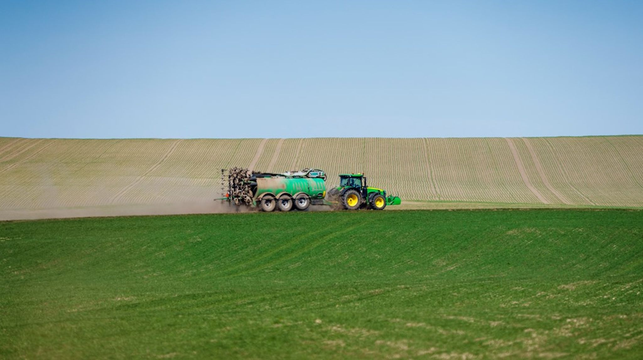 Til efteråret skal en ekspertgruppe vurdere fordele og ulemper ved forskellige modeller for en CO2-afgift for landbrugssektoren. 
