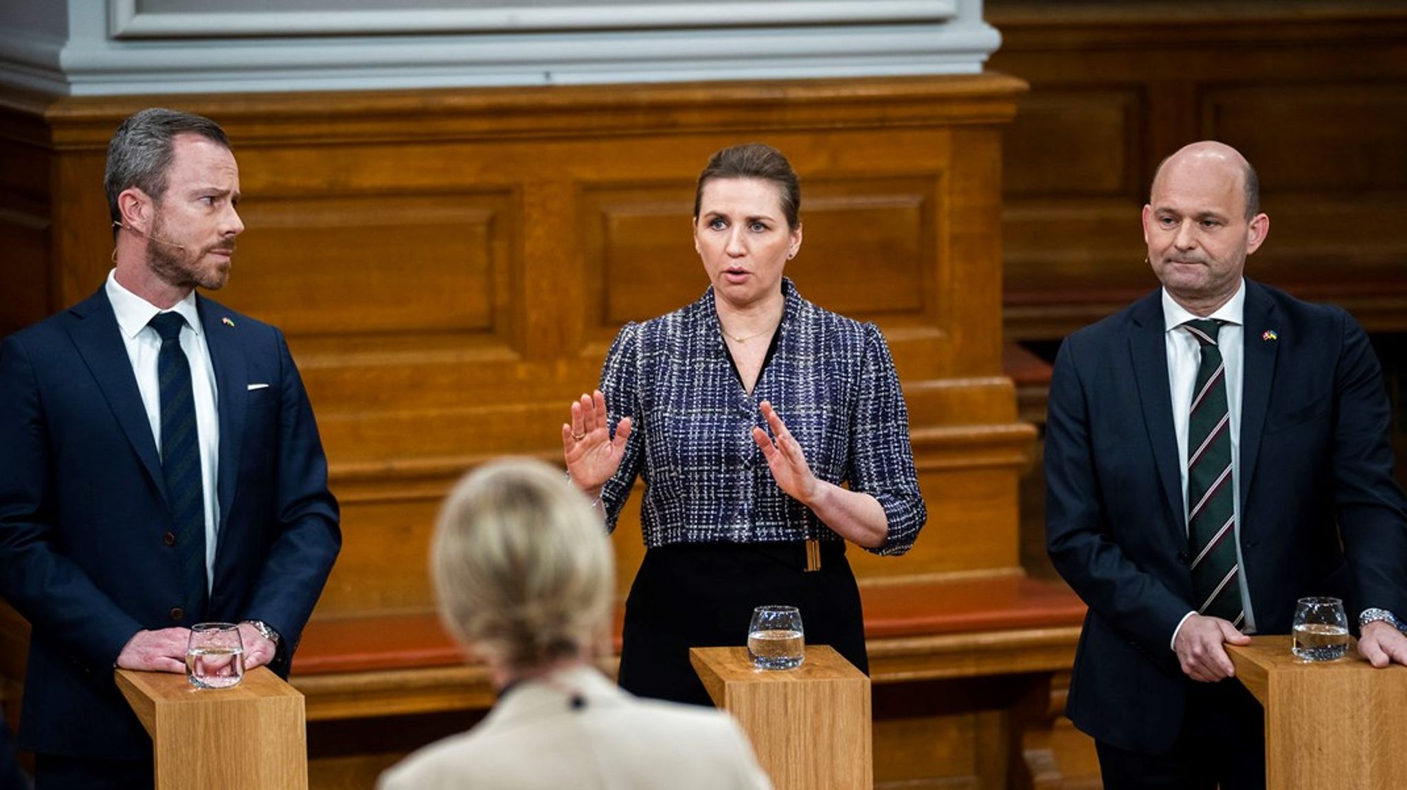 De normale tv-dueller mellem blokkenes to statsministerkandidater skal efter Søren Pape Poulsens (K) udmelding mandag ændres&nbsp;til en såkaldt triel med deltagelse af både Pape, Jakob&nbsp;Ellemann-Jensen (V)&nbsp;og Mette&nbsp;Frederiksen (S).