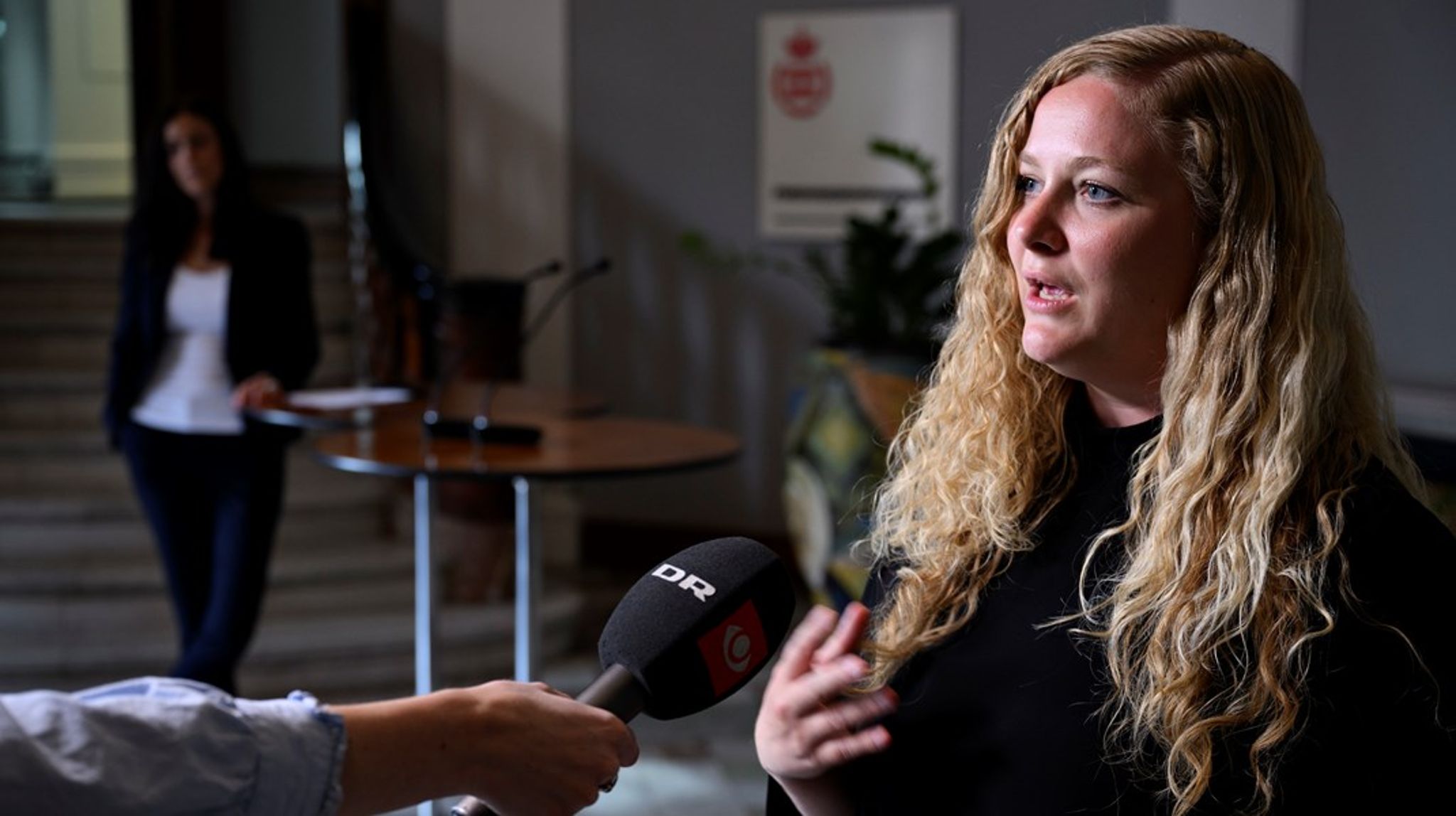 "Vi er jo nødt til nogle gange at lave noget infrastruktur, men vi skal blive meget
bedre til at sikre, at den ikke smadrer naturen og miljøet," siger SF's transportordfører, Anne Valentina Berthelsen.