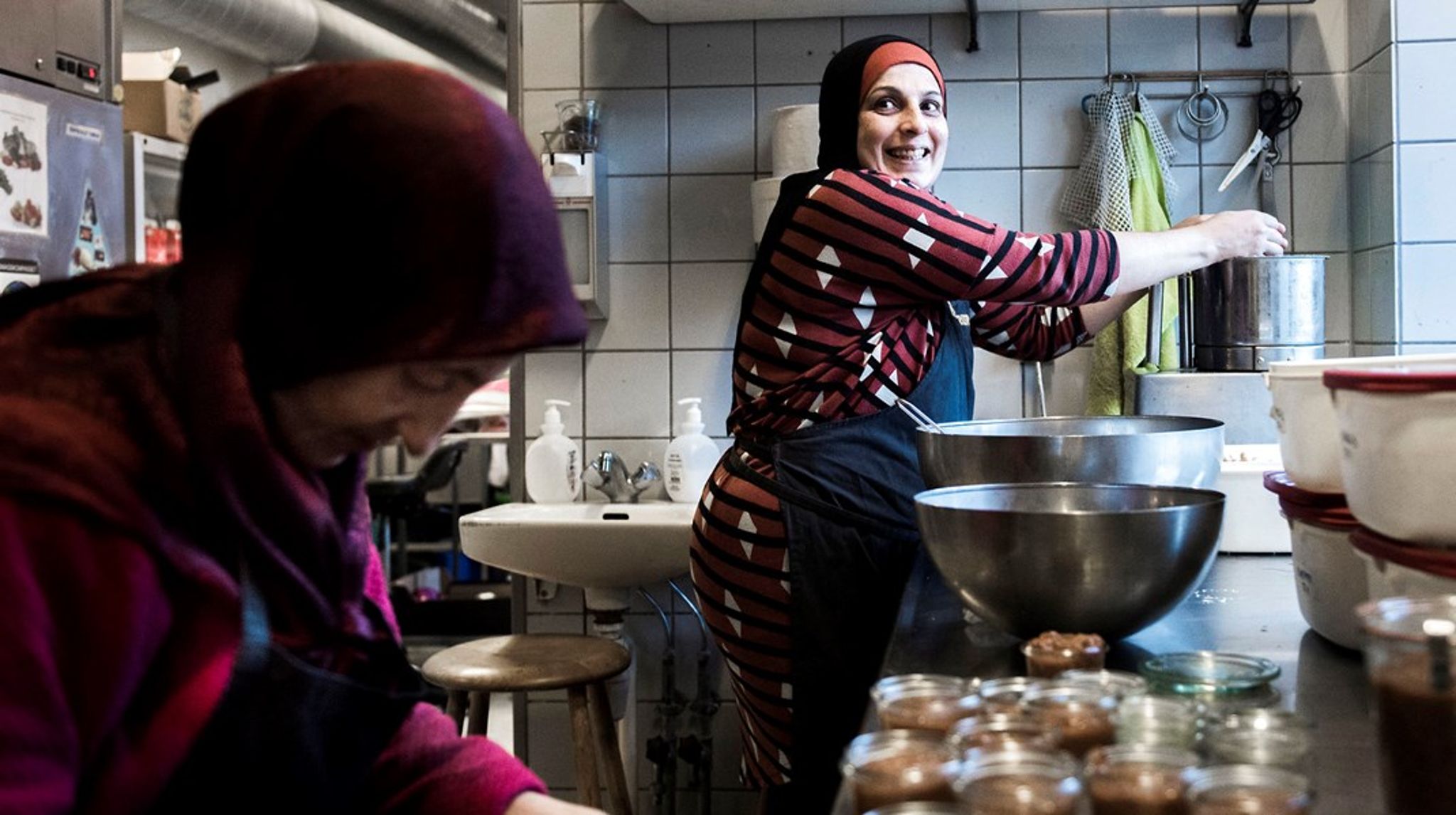 Civilorganisationer, der blandt andet hjælper ikke-vestlige indvandrerkvinder med at komme tættere på arbejdsmarkedet, vil gerne inddrages mere i beskæftigelsesindsatsen, men afviser at være ansvarlige for, at de ledige lever op til lovgivningen og får den rigtige ydelse.&nbsp;
