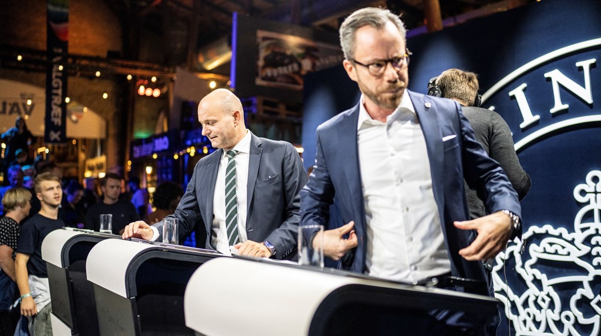 Som optakt til at Søren&nbsp;Pape Poulsen og Jakob Ellemann-Jensen skulle i debat med statsminister Mette Frederiksen, stillede&nbsp;Morten Messerschmidt ultimative krav til en borgerlige statsminister om ti milliarder til her og nu hjælp til pensionister og folk uden for arbejdsmarkedet. Går der konkurrence i at udstede løfter om ufinansierede, men ultimative gaver på højrefløjen, kan de borgerlige sætte deres ry som økonomisk ansvarlige over styr.&nbsp;