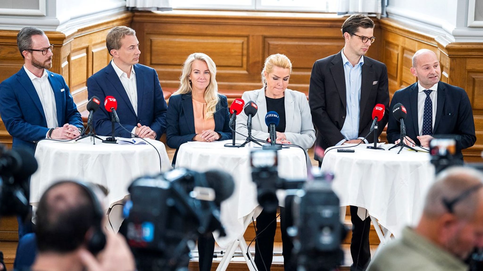 Blå blok nåede at holde et fælles møde, som mest af alt lignede en gidselsituation, skriver Hana Hasanbegović.