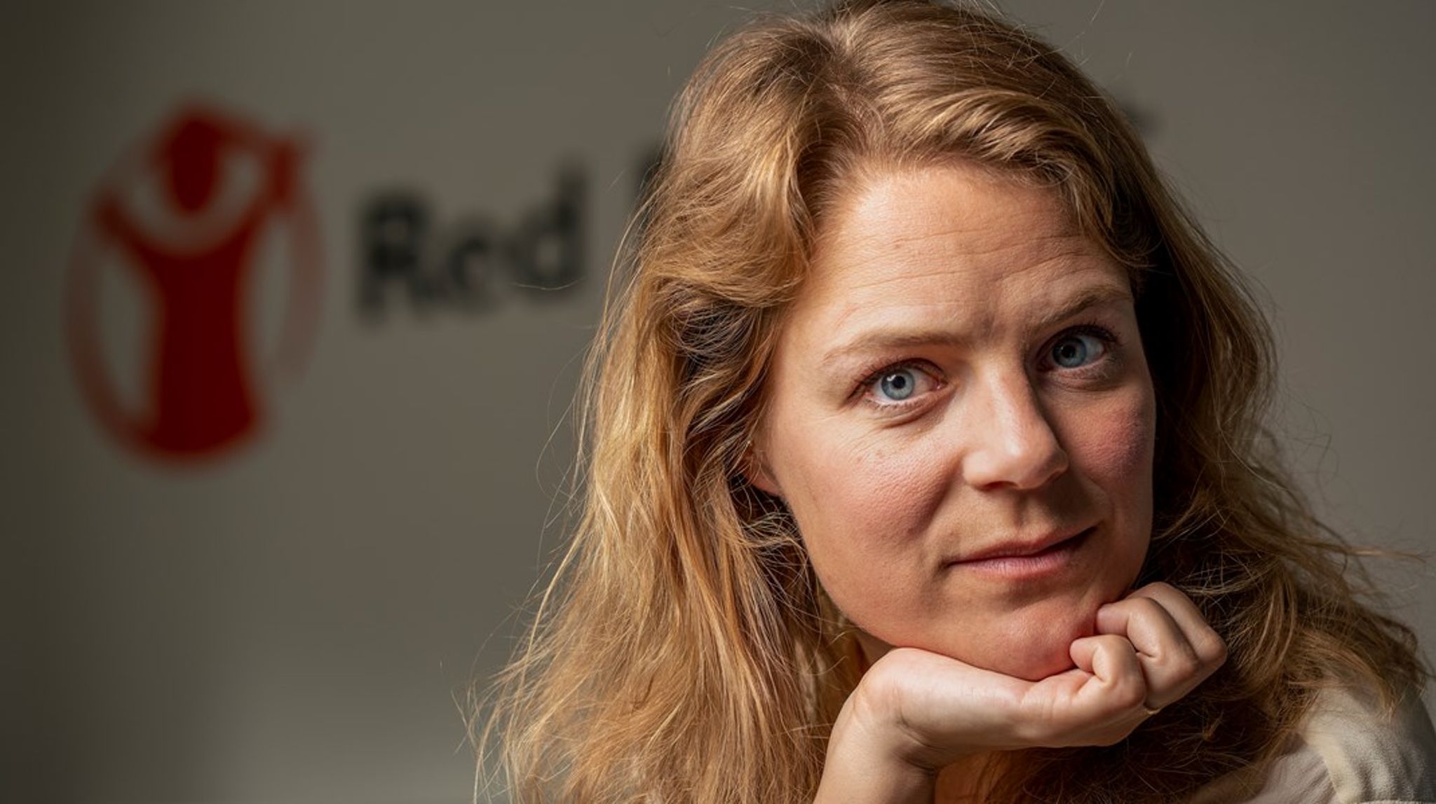 Generalsekretær for Red Barnet, Johanne Schmidt-Nielsen, ønsker, at et nyt politisk flertal skal sikre det midlertidige børnetilskud – særligt nu hvor de mest udsatte familier bliver hårdest ramt af krisen.