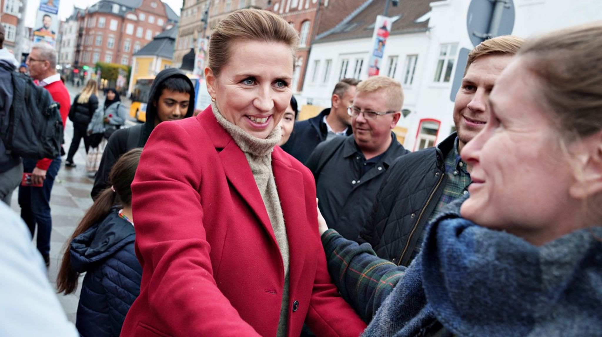 Mette Frederiksen vil give ældre danskere&nbsp;og almene lejere et økonomisk boost.&nbsp;