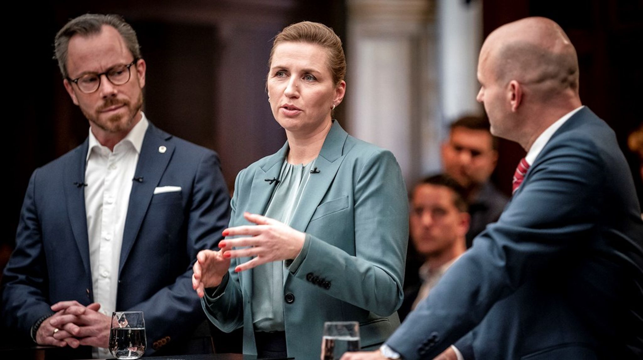 Når økonomien inddrages i&nbsp;forudsigelsesmodellen, ligner det en klar sejr til rød blok, skriver&nbsp;Karina Kosiara-Pedersen.