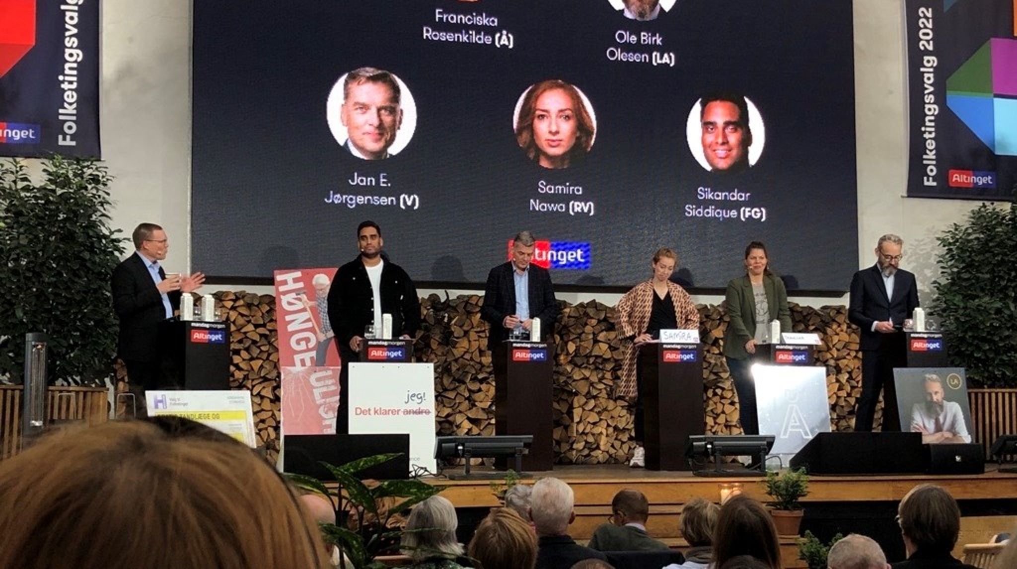 Der var høj latter, da Altinget bød op til den sidste debat inden valget med Samira
Nawa (B), Franciska Rosenkilde (Å), Jan E. Jørgensen (V), Sikandar Siddique (Q)
og Ole Birk Olesen (I).