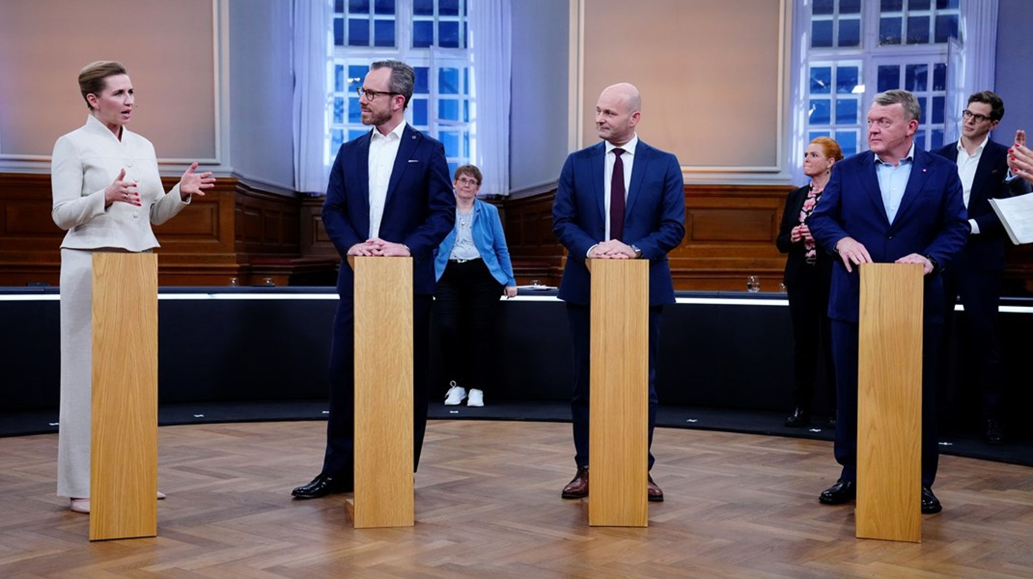 Højrefløjens holdning til en bred regering med Socialdemokratiet er blevet noget anderledes efter valgets afgørelse. Et muligt samarbejde vil dog hæmme de borgerlige partiers politiske genopbygning, skriver Rasmus Ulstrup.