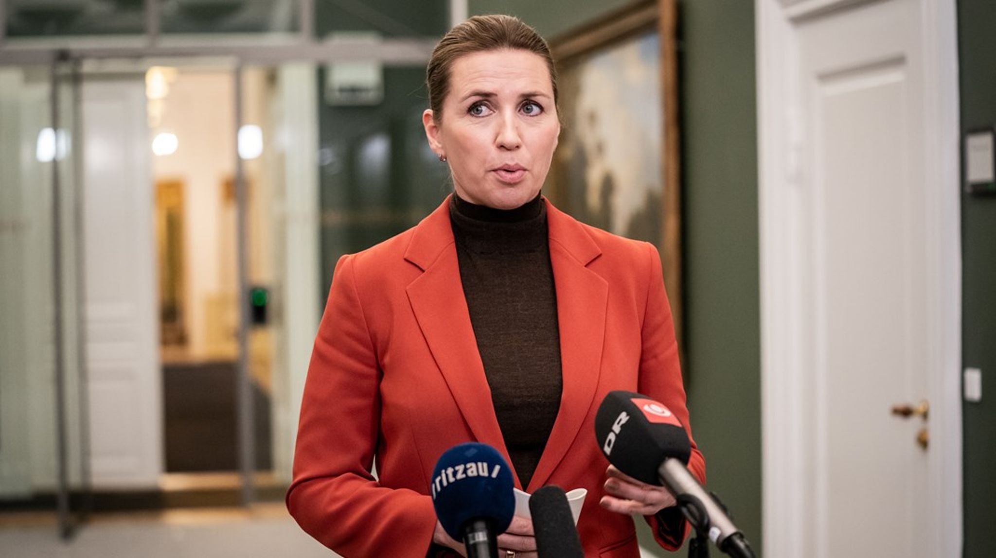 Hvis der er uenigheder om de store linjer, kan det give anledning til store konflikter. Derfor er det klogt af Mette Frederiksen, at hun kører en langsommelig proces, skriver Simon Emil Ammitzbøll-Bille.