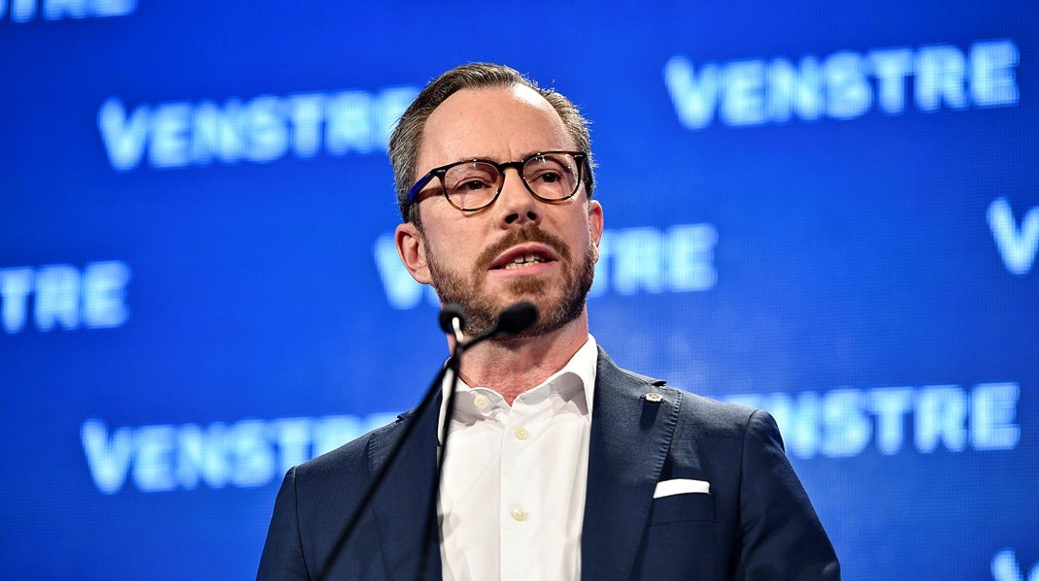 Og Ellemann (V), som lige nu lægger arm med Frederiksen (S) ved forhandlingsbordet, vil ikke kun have skattelettelser, Venstre sigter efter "topskattelettelser og skattelettelser generelt", skriver Glenn Bech.