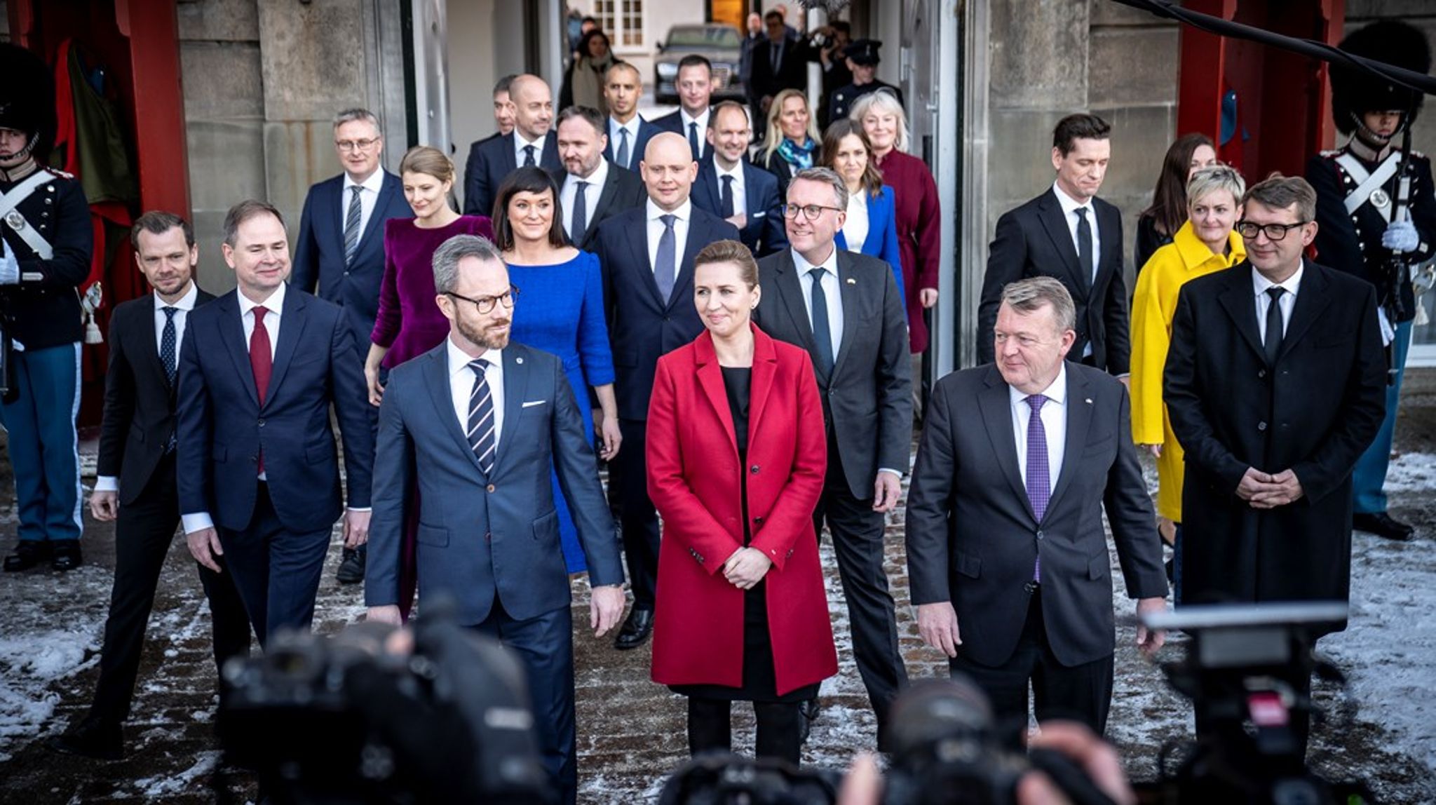 To ministre skal stå i spidsen for helt nye ministerier, mens andre overtager eller må afgive politikområder til øvrige ministerier.