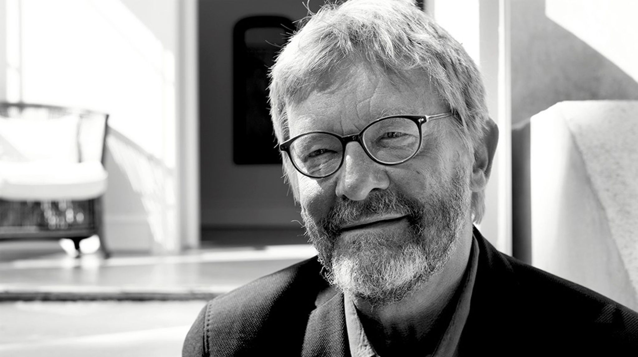 Ove Kaj Pedersen (f.1948) står med sine analyser af konkurrencestaten som en af de fremmeste fornyere af forståelsen og diskussionen af det danske samfund i efterkrigstiden. Nu står vi foran endnu et stor forandring, siger han, og med det "et gebommerligt slagsmål".