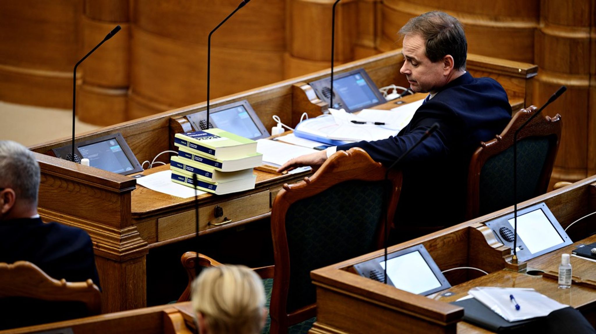 Folketinget skal blandt andet nå at hastebehandle et forslag til en midlertidig bevillingslov, fordi der endnu ikke er landet en aftale om en ny finanslov.