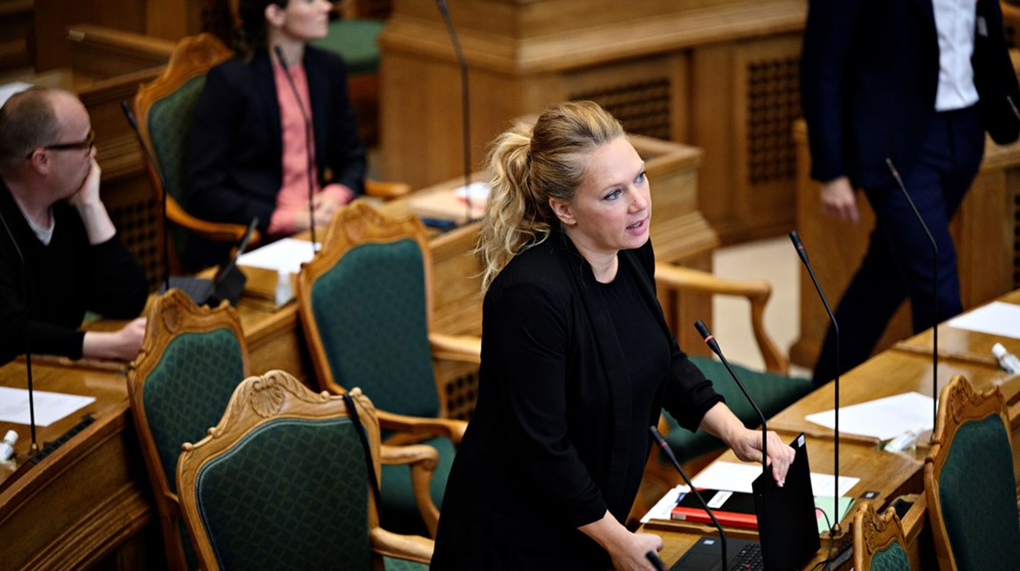 Lisbeth Bech-Nielsen fra SF er én ud af bare tre kvinder i Finansudvalget. "I al overvejende grad er det nogle søde og venlige
udvalgskollegaer, jeg har. Men det er ærgerligt," siger hun om kønsfordelingen.