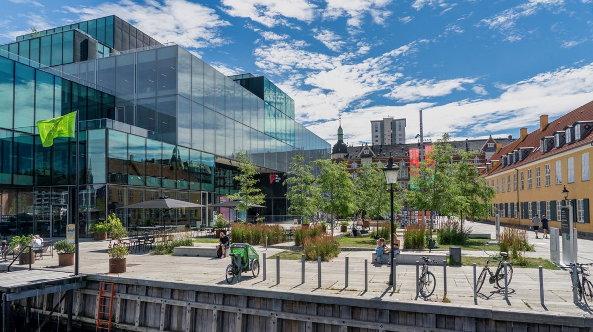 Arkitekter, bygherrer og myndigheder i&nbsp;Tyskland, Norge, Sverige, Finland og Holland har indset, at der bør bygges i en mere klassisk stil. I Danmark er der også tegn på nybrud, skriver Jep Loft.