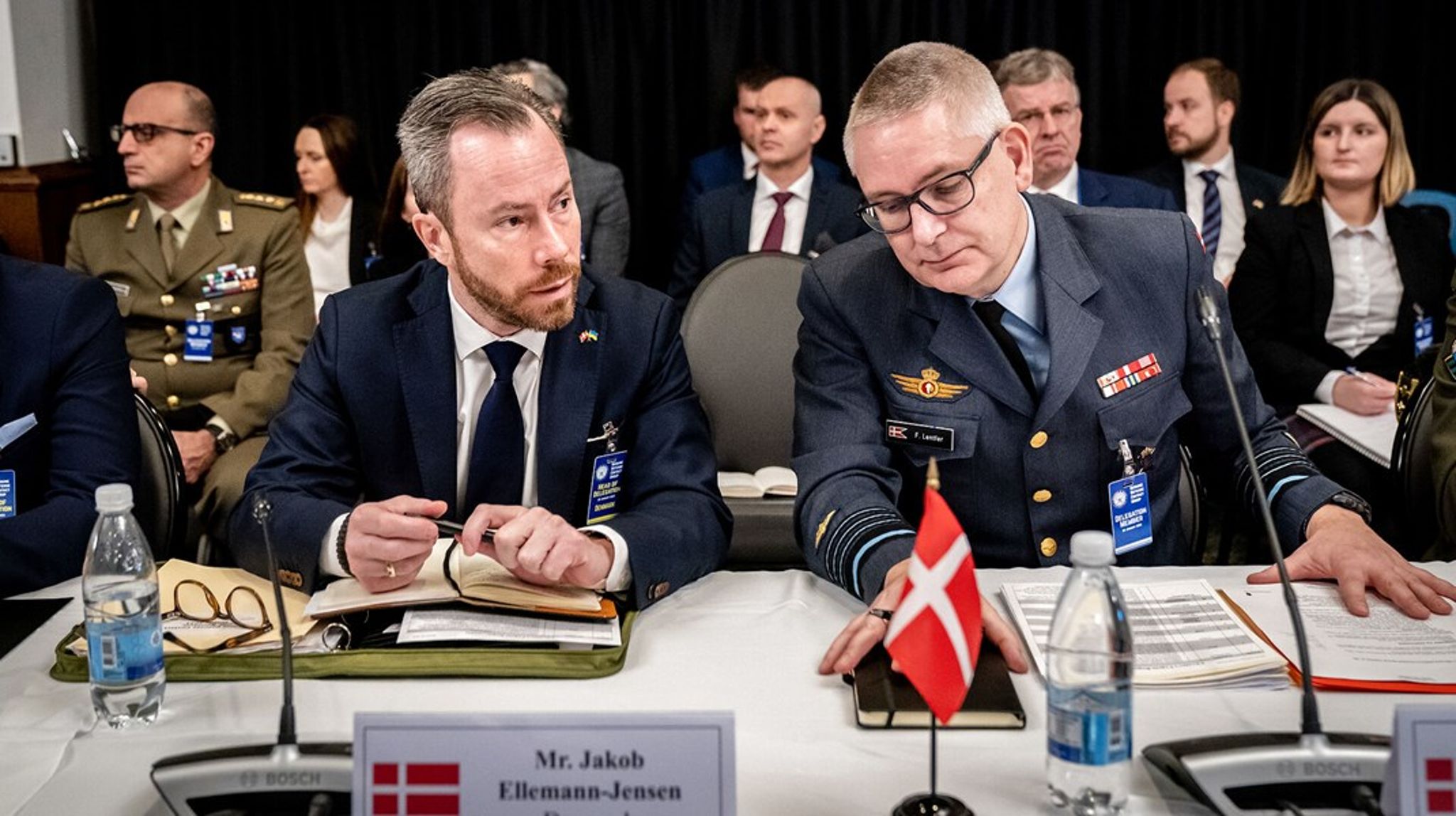 <span>Det er afgørende, at <b></b></span>politikerne ikke sætter sig mellem to stole på en måde, hvor vi forsøger at kunne det hele på papiret, men i praksis går på kompromis med ressourcerne til drift og logistik samt uddannelse og træning, skriver Jacob Barfoed.