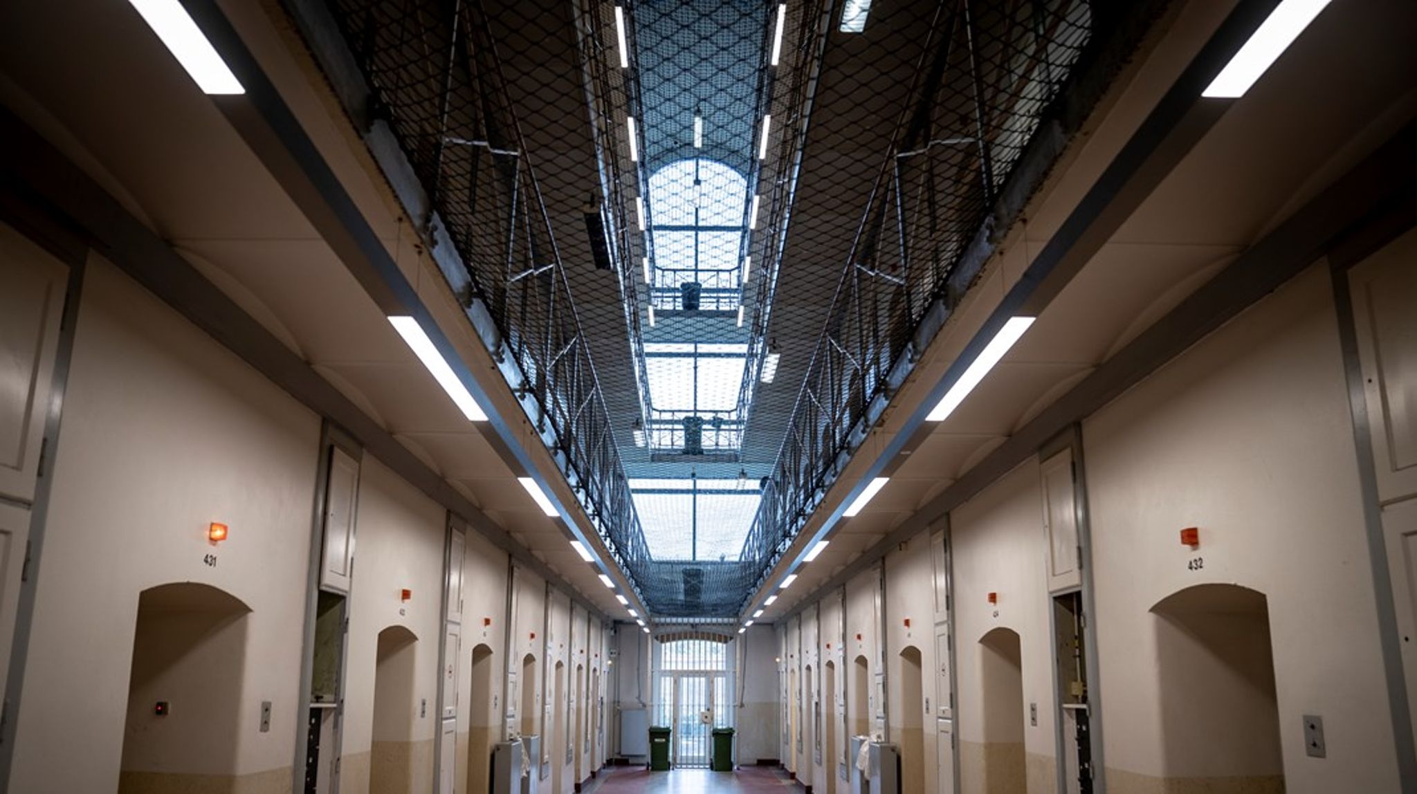 42 procent af de 18-20 årige modtager ny dom inden for to år, efter de er blevet løsladt, men løsladelsesstøtte har vist effektiv for at minimere tilbagefald, skriver Marie-Louise Gotholdt og Mikkel Klausen.