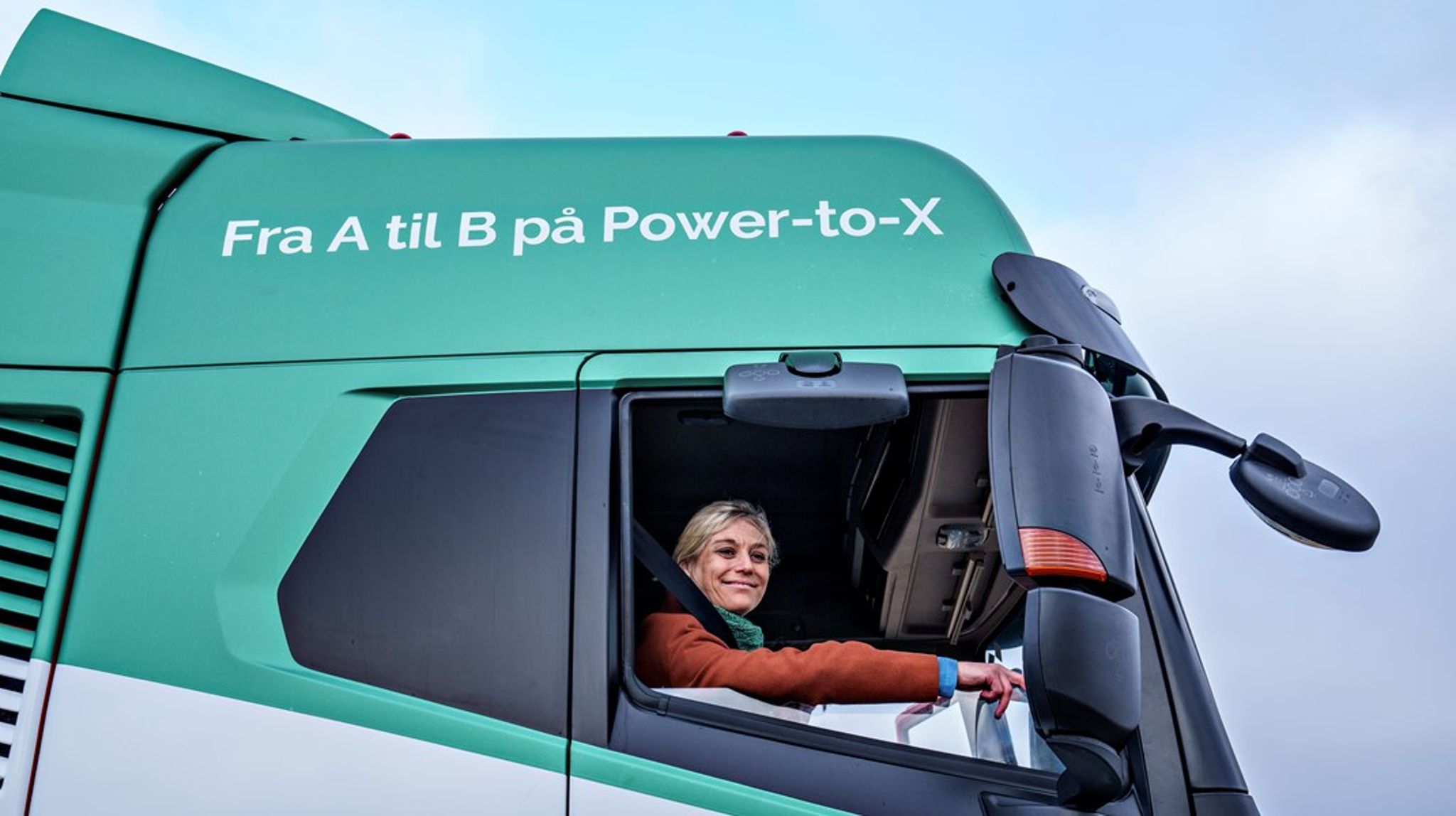 Mere brændstof til Power-to-X i form af tilskud fra Innovationsfonden. Her ses den forhenværende transportminister Trine Bramsen i marts 2022, da Europas første Power-to-X lastbil var kommet til Danmark. 
