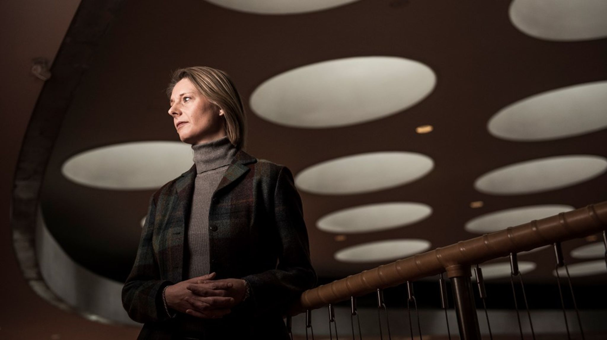 Ifølge CBS-forsker Louise Mors er der kommet et større fokus på kvinder i bestyrelser blandt de største virksomheder. "Men det er jo også de virksomheder, der er fokus på i pressen, der er pres fra aktionærerne og de har en professionel proces,” siger hun.