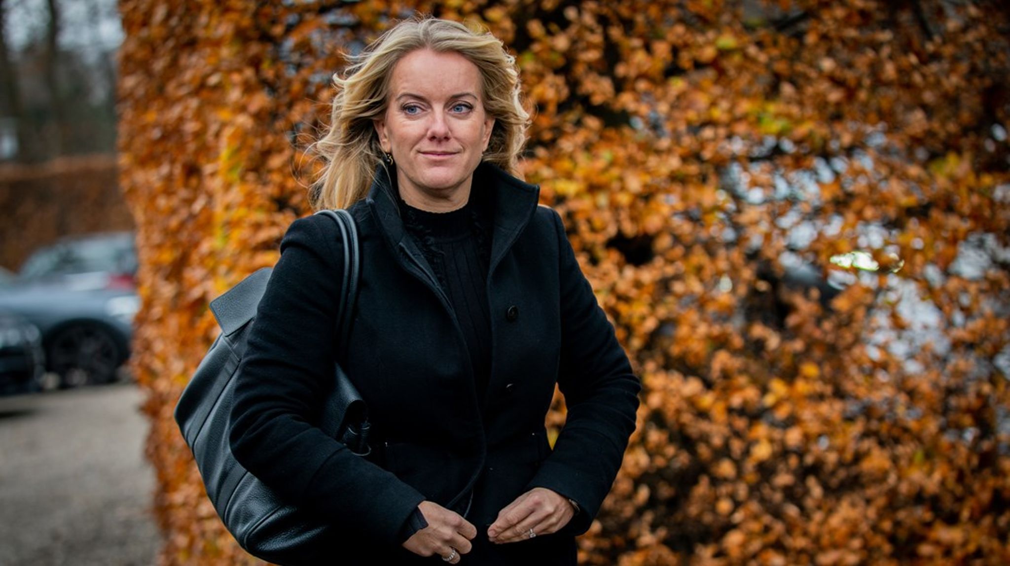 Det skulle være slut med politik for Pernille Vermund, der forsøgte at trække sig som formand for Nye Borgerlige, men nu alligevel genopstiller ved næste folketingsvalg. "Pligten kalder", forklarer hun.