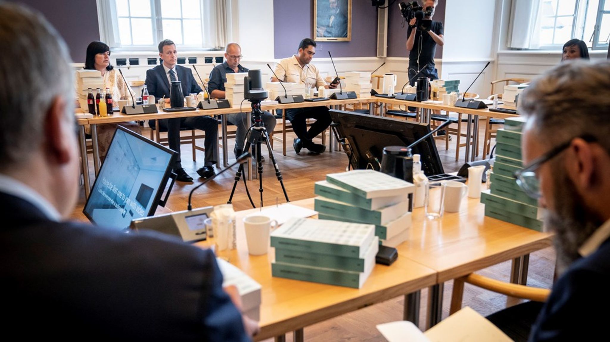 Arkivfoto fra Granskningsudvalgets møde hvor Minkkommissionens beretning blev afleveret.&nbsp;