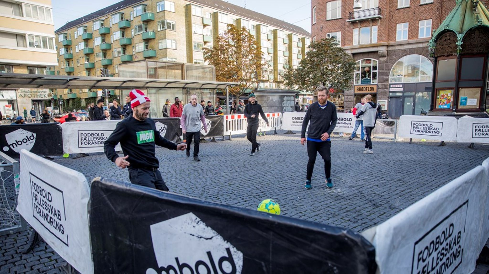 Fodboldorganisationen for socialt udsatte borgere Ombold har genvalgt Jonas Keiding Lindholm som ny bestyrelsesformand.&nbsp;