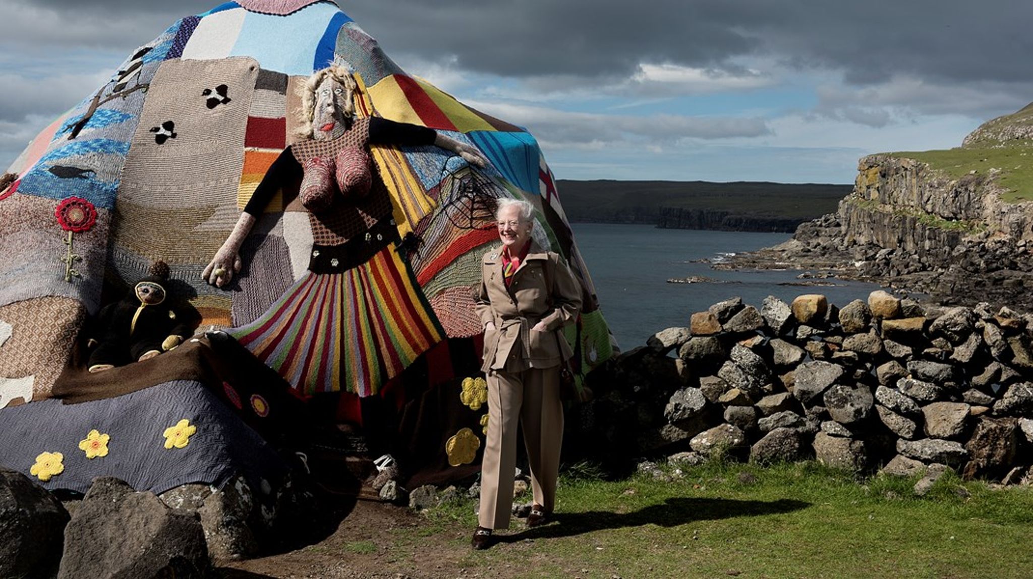 Både Grønland og Færøerne er et arnested for mange kunstnere og megen kunst og kultur, og heldigvis begynder vi gradvist at høre mere om dem og det, skriver Nauja Bianco.