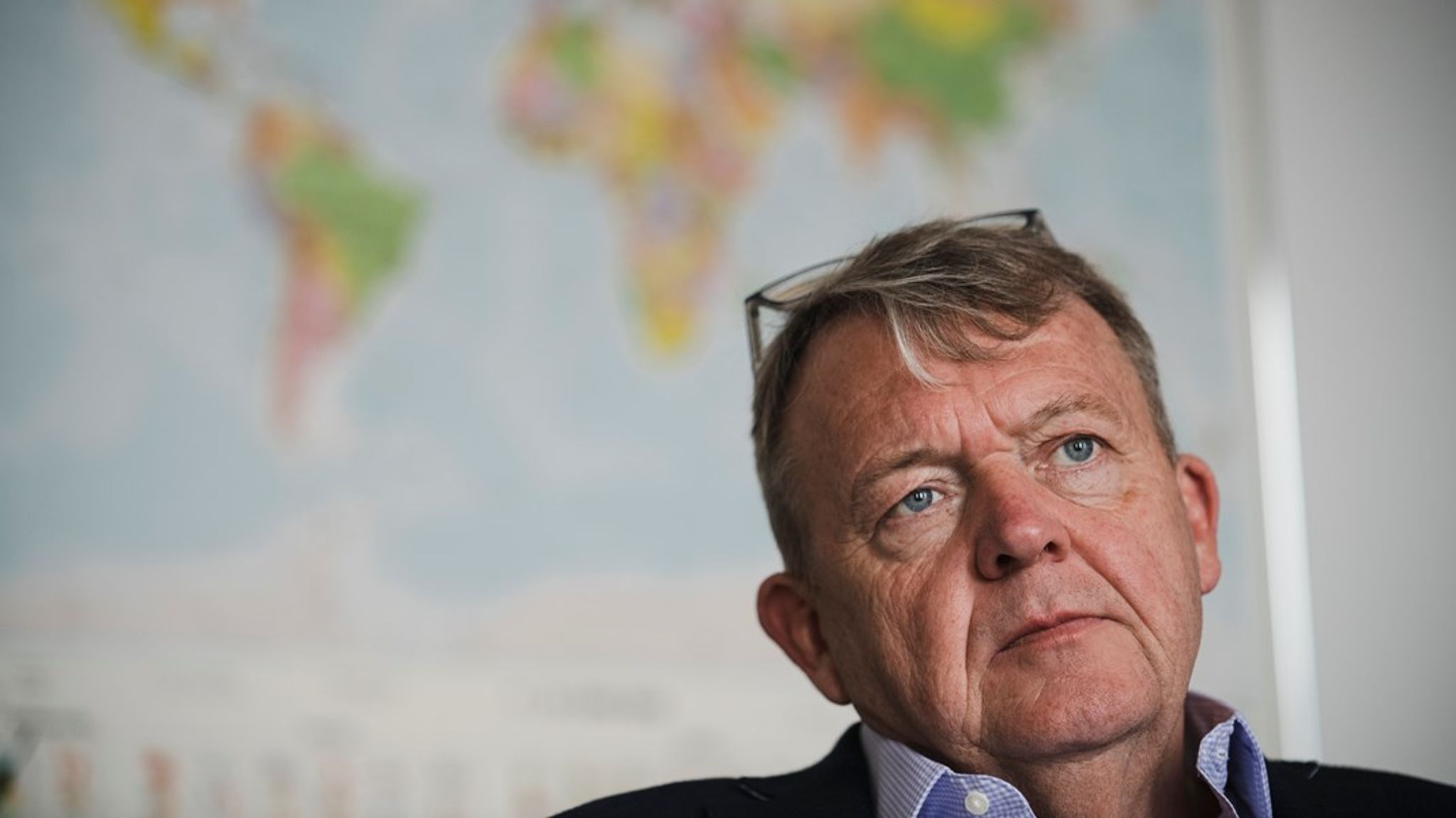 Princippet om pragmatiske idealismen, som udenrigsminister Lars Løkke Rasmussen anser som en rettesnor, kan let udmønte sig i en form for principløst carte blanche, hvis der ikke er en klar ramme for, hvornår pragmatismen skal være afgørende, skriver Charlotte Flindt Pedersen.