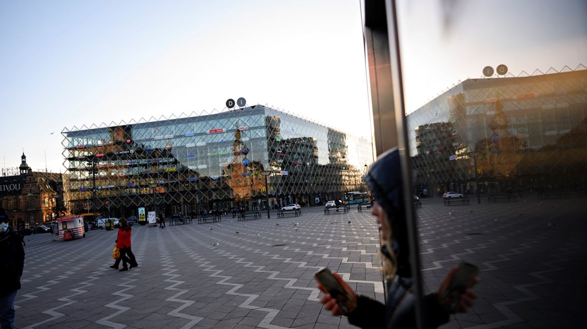 I dag går flere virksomheder end tidligere til deres erhvervsorganisation, når de ønsker at påvirke politiske sager, skriver&nbsp;Anne Skorkjær Binderkrantz og Peter Munk Christiansen.